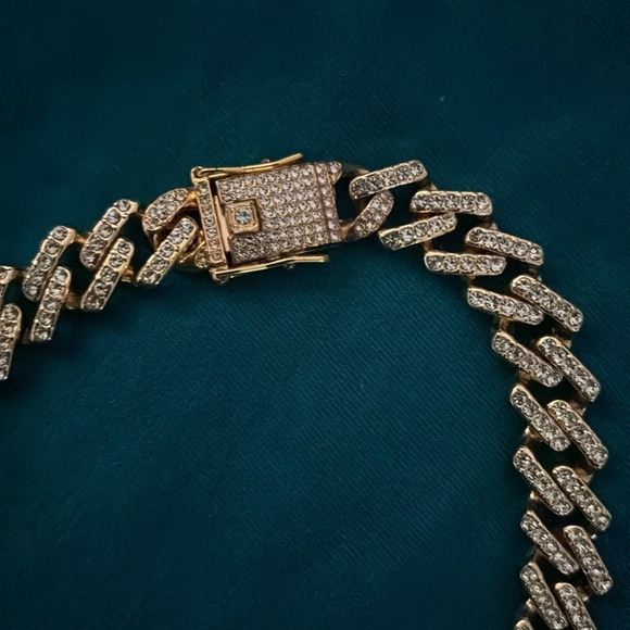 Beautiful man made diamonds and 14k gold overlay chocker chain - Picture 2 of 2